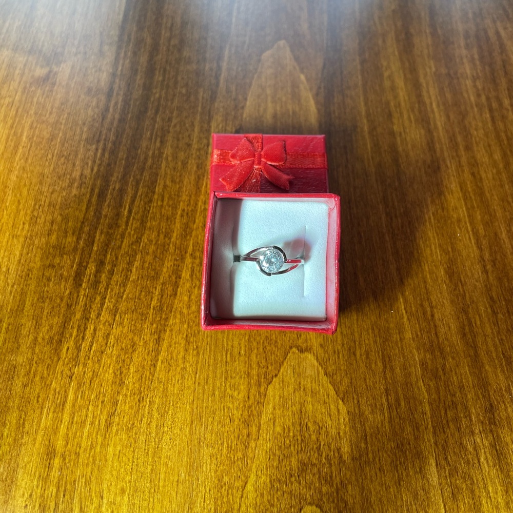 New Beautiful Cubic Zirconia Ring, Size 6. Perfect Engagement Ring!